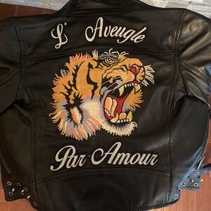 GUCCI KIDS 6 LUXURY STUDDED EMBROIDERED BIKER DESIGN LEATHER JACKET (EXCELLENT)